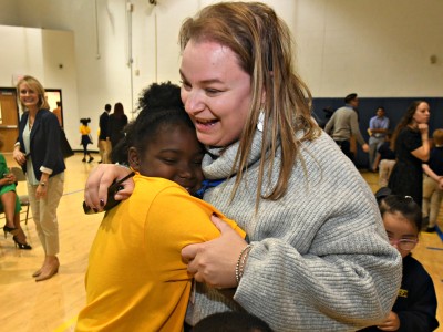 2018 Nashville Shelly Gaughan student hug