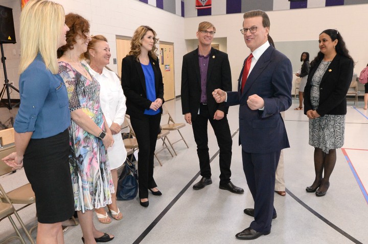 Lowell Milken visits with AZ veteran Milken Educators