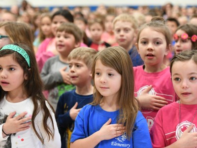 Rim Rock Elementary students pledge of allegiance