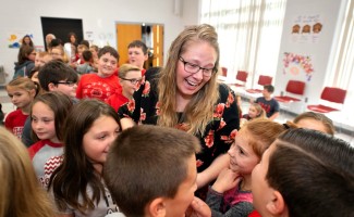 1000w Krista Trent with students