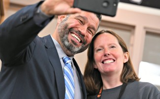 1000w PA 2019 Pedro Rivera Elizabeth Landes selfie