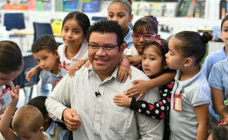 Manny Zaldivar students 1000w