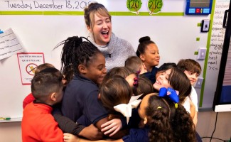 Sarah Szymanski group hug 1000w