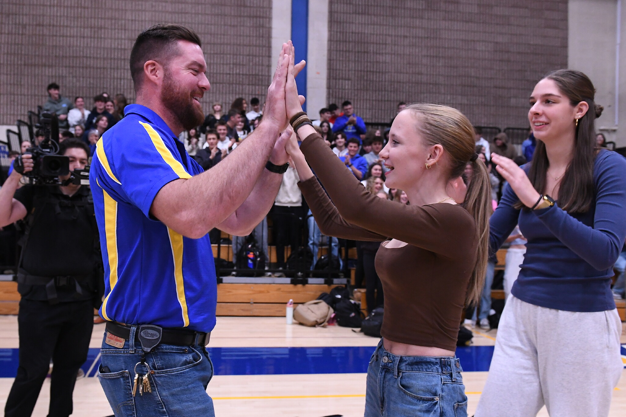 ba mason students congratulate 2