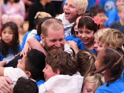 2018 Jackson Chris Bessonette group hug