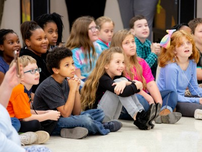 2018 Kingland students watching