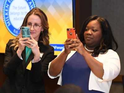 2018 MEA Forum Katherine Watkins Meah King taking pictures