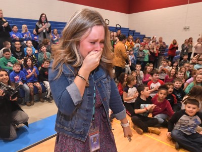 2018 Morgantown Jennifer Reaves walks to front