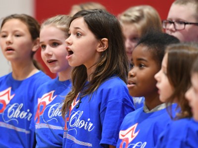 2018 Morgantown students singing