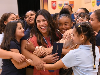 2019 CT Lauren Sepulveda students hug
