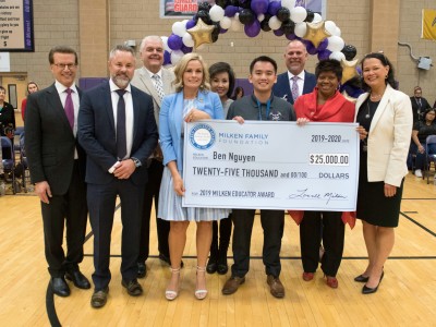 2019 Las Vegas Ben Nguyen check dignitaries