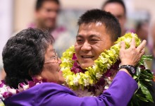 Aiea 2017 Cheryl Shintani congratulates Ken Kang