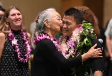 Aiea 2017 Ellen Schroeder congratulates Ken Kang