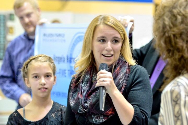 Angela Harvala accepts award