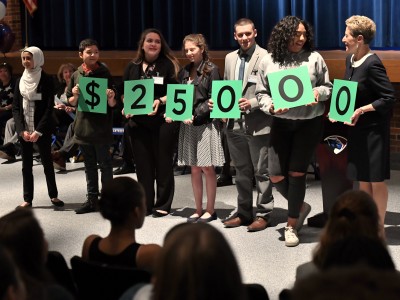 Annapolis 2017 students spell 25000
