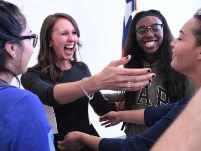 Arlington 2017 Jennifer Fuller reaction with students