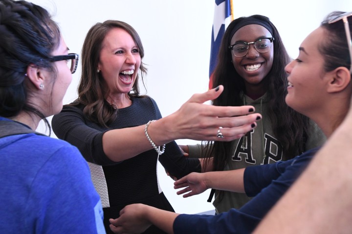 Arlington 2017 Jennifer Fuller reaction with students
