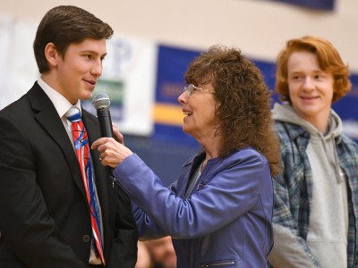 Bend 2017 Jane Foley talks with students