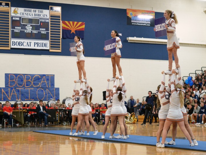 Cienega HS cheerleaders