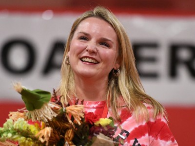 Coventry 2017 Lauren Hopkins with flowers