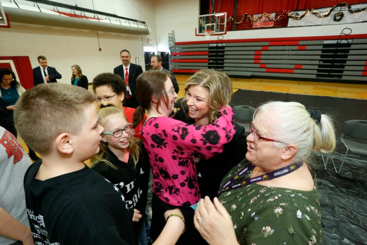 Decatur 2017 students hug Joni Readout