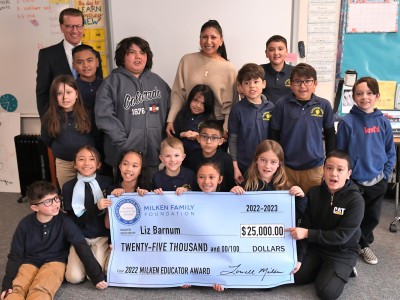 Dunn Liz Barnum students check