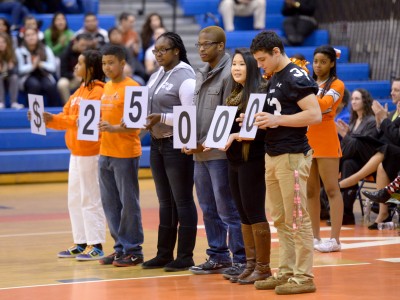 Elizabeth Galinis student volunteers 25000 signs