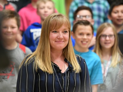 Felicia Casto portrait with students