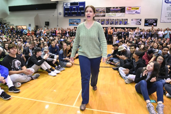 Grandview 2017 Lisa Rodgers walks to front