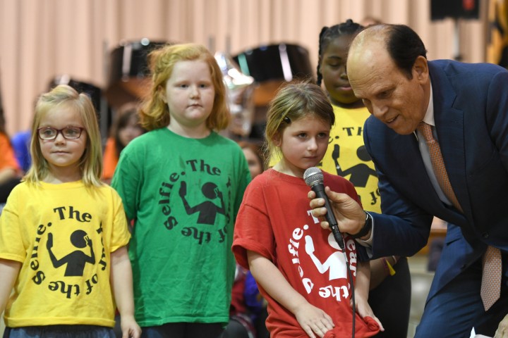 Havre de Grace students help Mike Milken