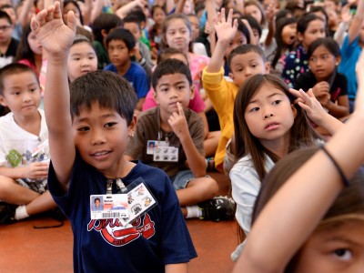 Jana Fukada students raise hands