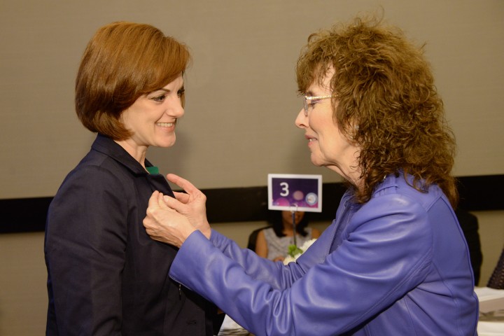 Jane Foley pins Amber Dortch