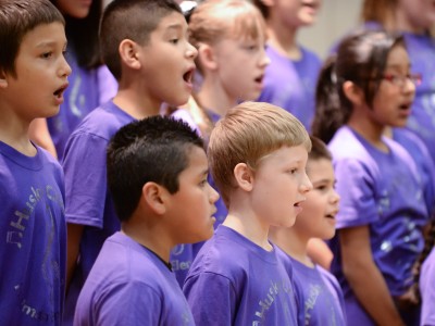 Julie Cleave students sing