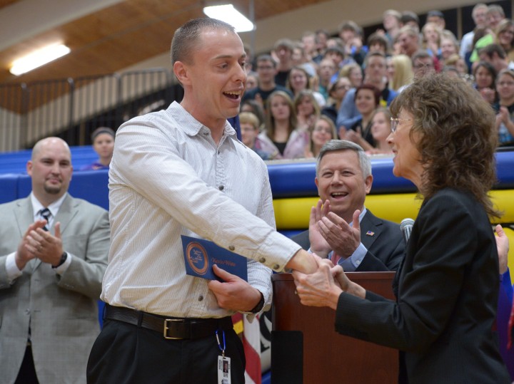 Kevin Witte accepts award