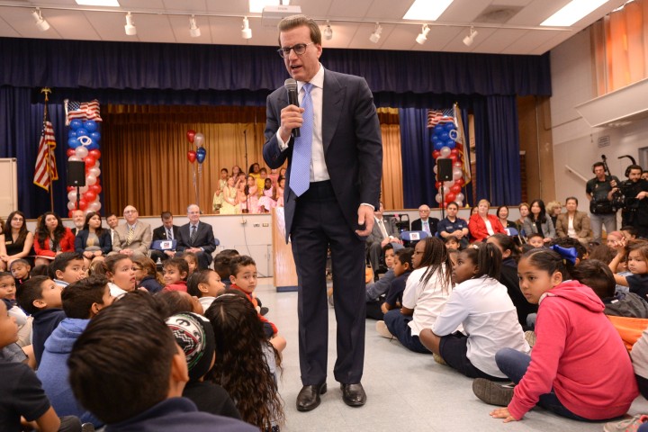 Lowell Milken addresses Washington Elementary Bellflower