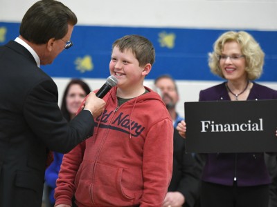 Lowell Milken talks with Rim Rock student 2