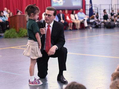 Lowell Milken with Davies volunteer 2