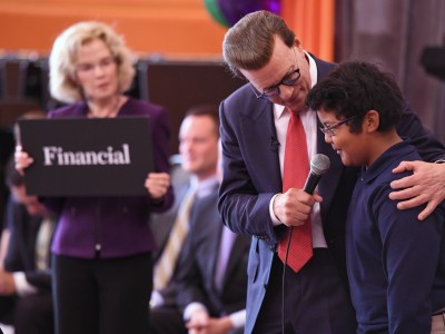 Lowell Milken with Jackson Elementary student