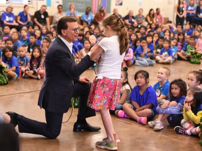 Lowell Milken with Jefferson Elementary student