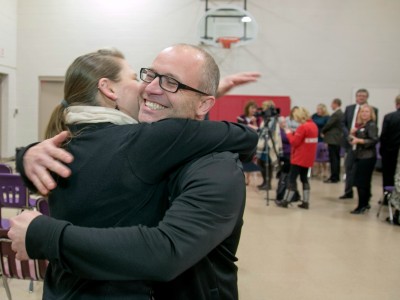 Maize 2017 Heidi Albin husband hug