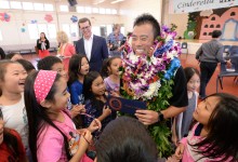 Masaru Uchino with students
