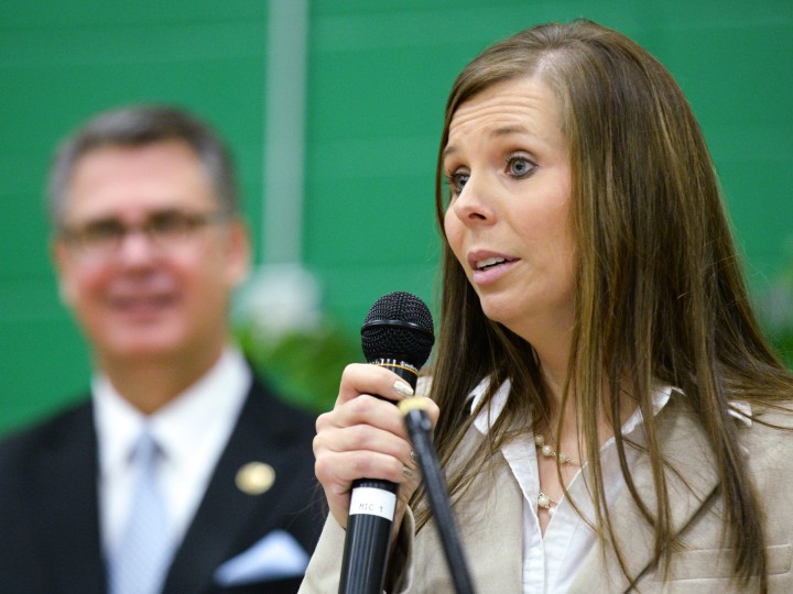 Melonee Ginn accepts award