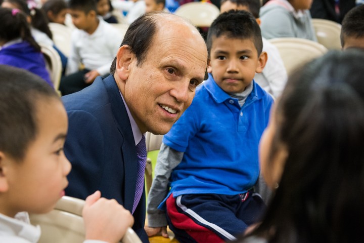 Michelle Johnson Mike Milken chats with students