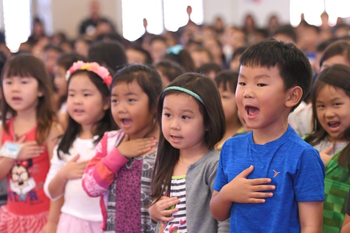 Momilani Elementary students pledge of allegiance