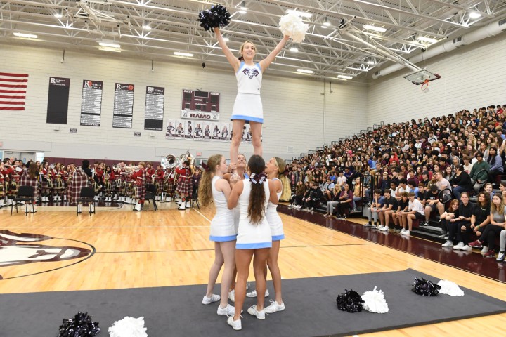 Riverview cheerleaders