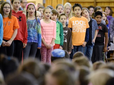 Roseann Maurantonio students sing