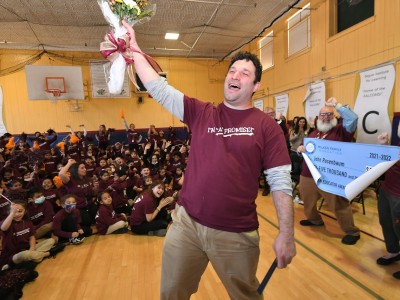 Segue John Rosenbaum cheering