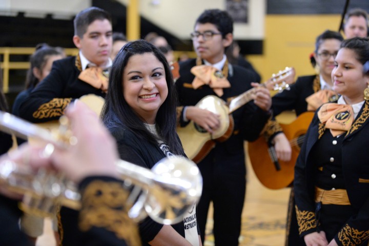 Servin mariachi serenade