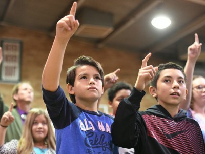 Slaton 2017 students chant Texas flag