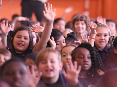 Students show jaguar paws 2